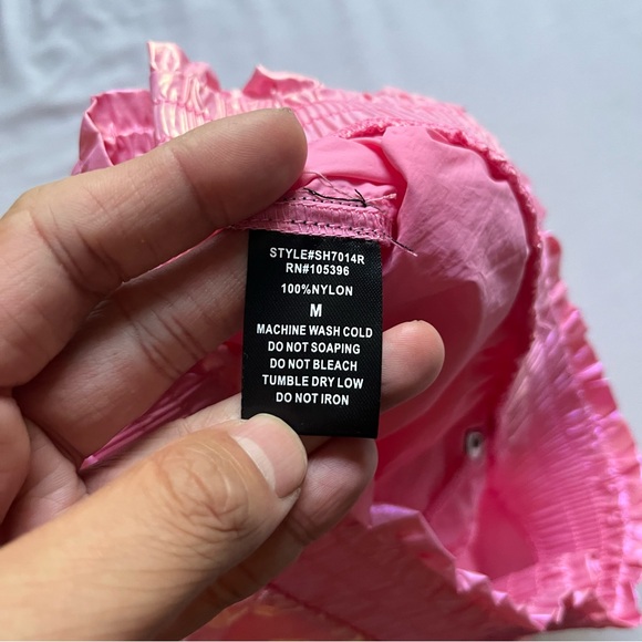 SOI STUDIO pink iridescent shiny cargo utility high rise elastic waist shorts - Picture 6 of 6